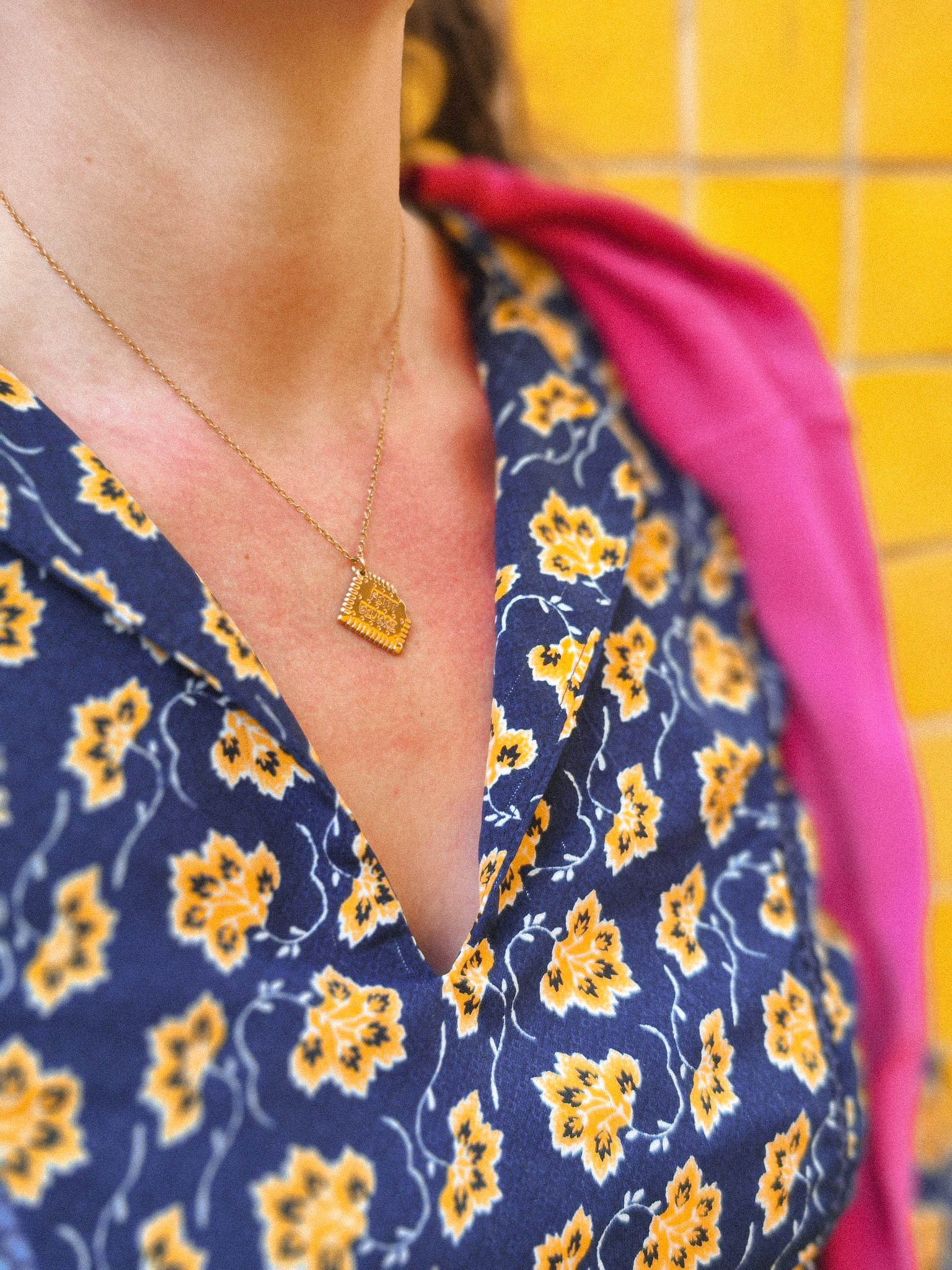 collier porté pepita collier porté pepita