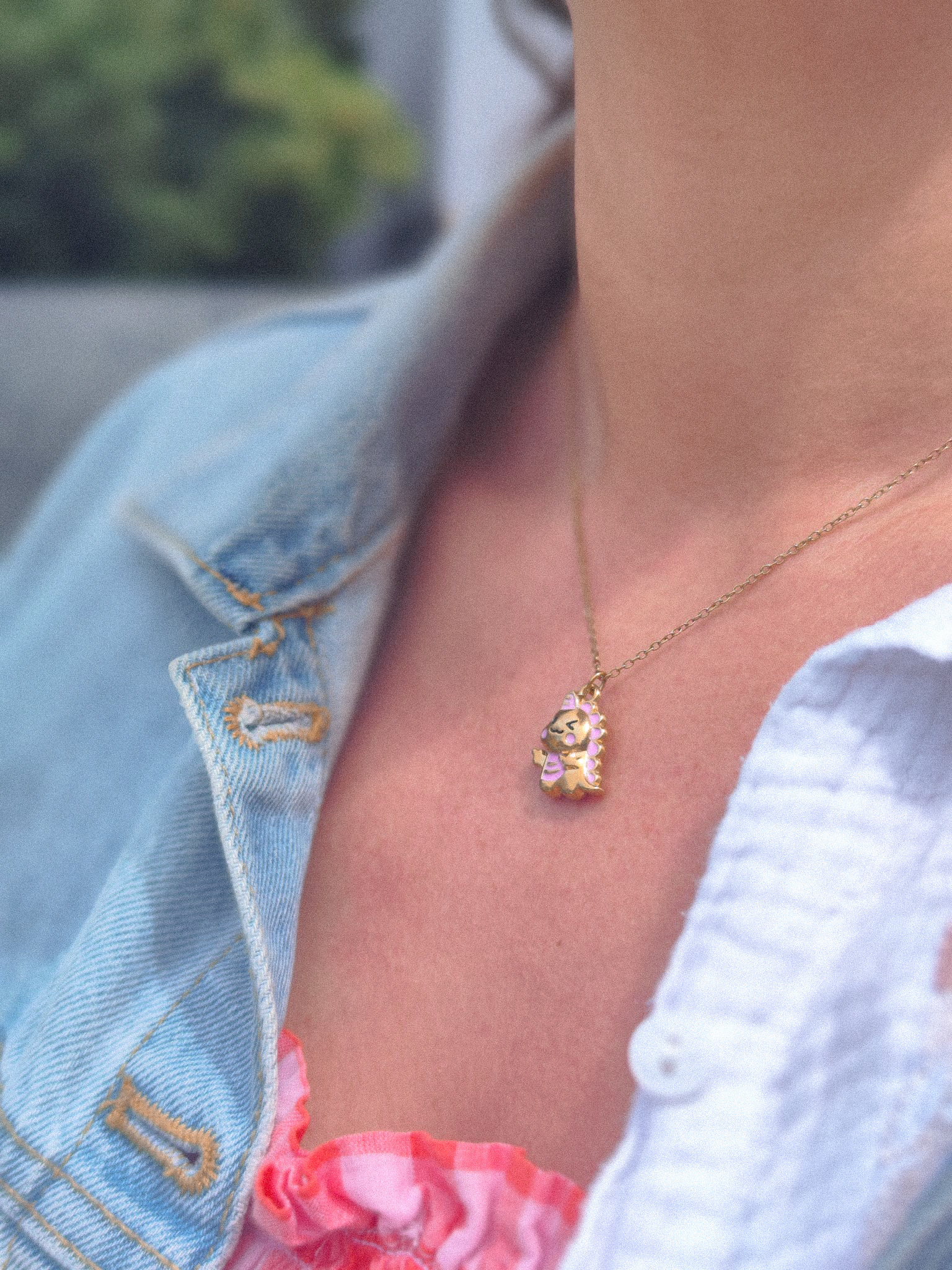 collier dinoa porté collier dinoa porté