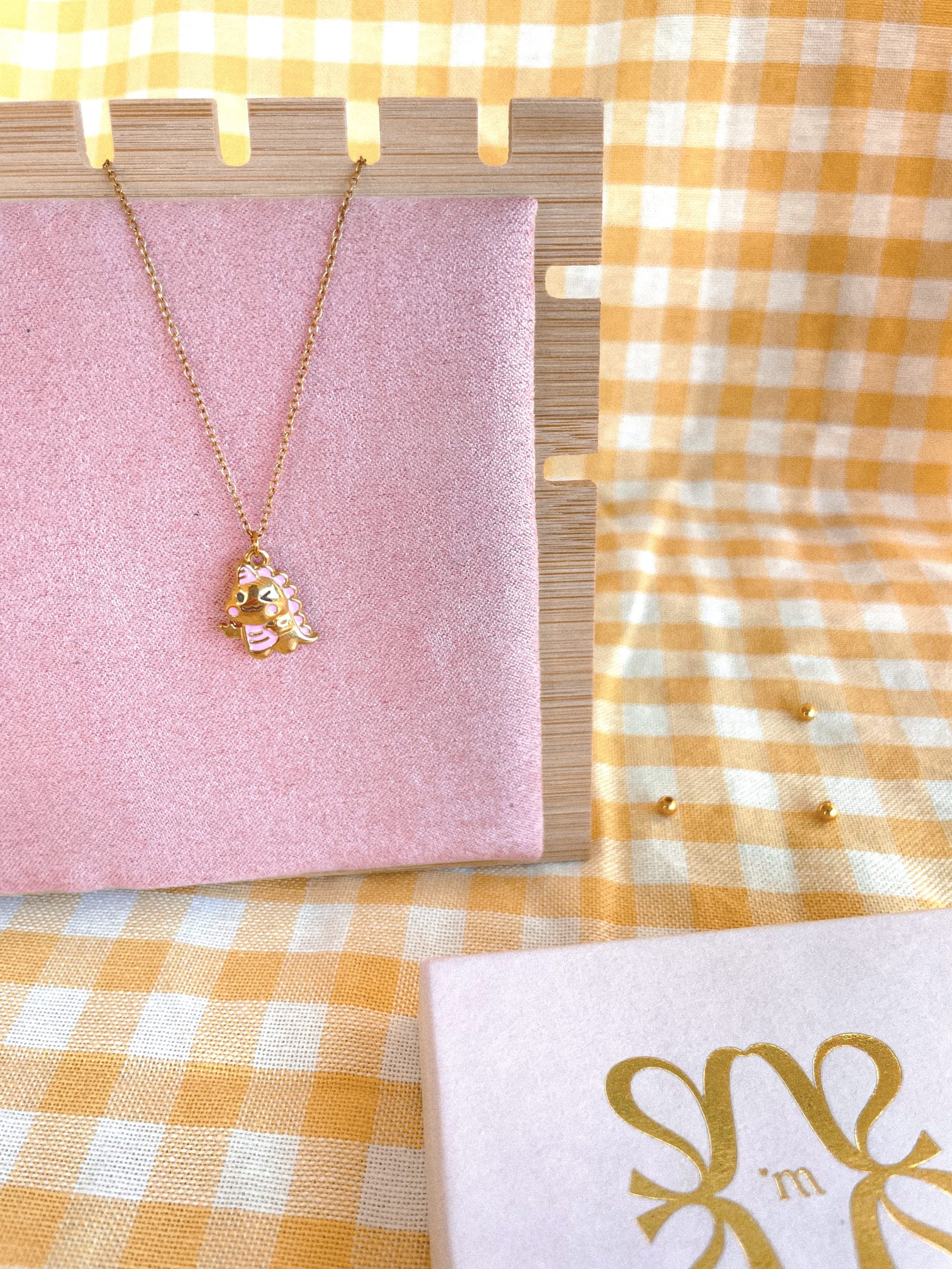 collier dinoa collier dinoa